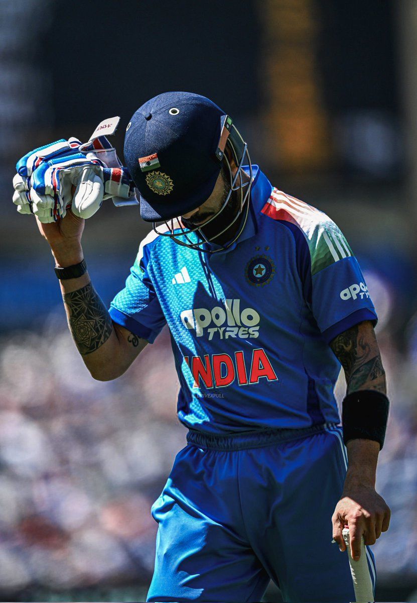 Virat Kohli’s Gloves Gesture at Adelaide Sparks Retirement Rumours Farewell or Just Emotion?